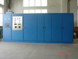 DX双供电变频电源,采用串联逆变器,电源三相575V或660V输入,整流采用三相桥式半控,工作频率0.2KHZ或1KHZ,
DX电源优点:功率因数高(0.95以上)谐波对电网小,一台电源同时向两台电炉供电,一台电炉熔化,另一台电炉需温度进行浇注可保温.